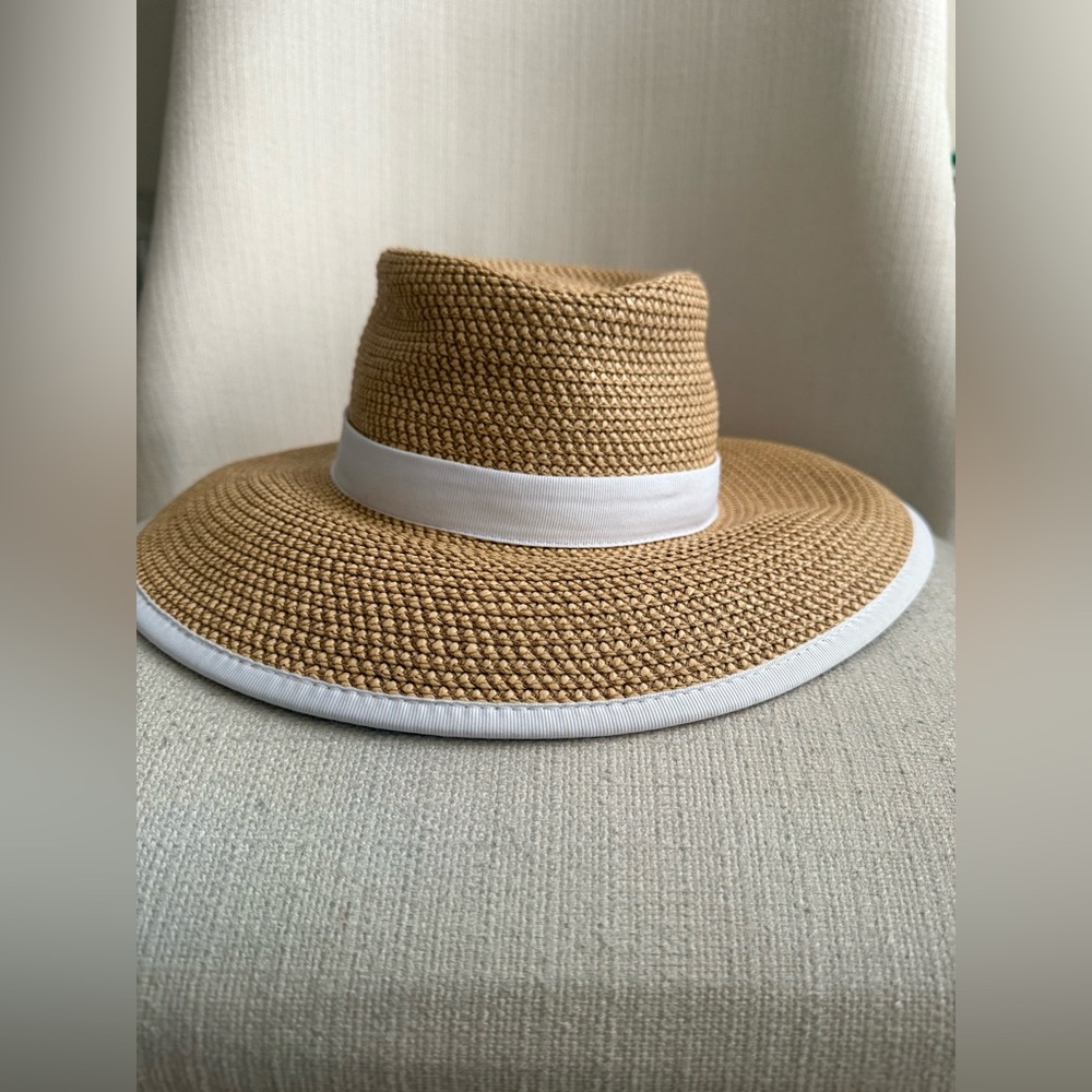 Eric Javits Suncrest Visor- Peanut white